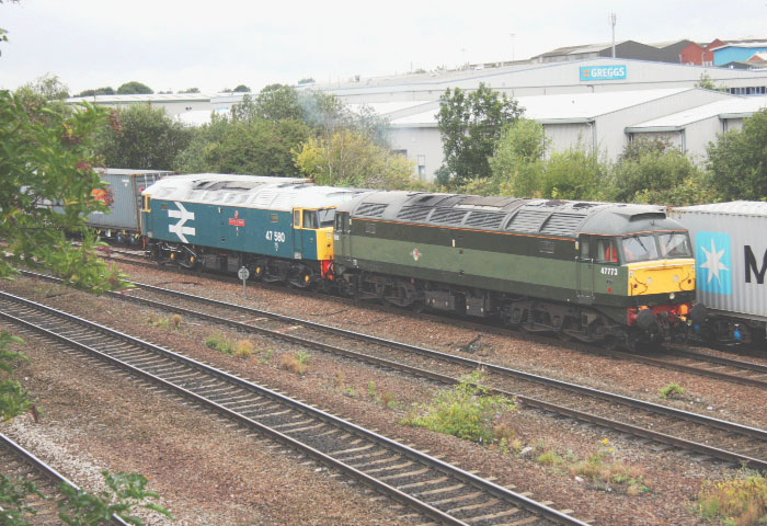 7773 & 47580 on route to Derby RTC with 0Z47 09:50 from 
								Tyseley paases Saltley on 26/08/09, Photo by Patrick Perry