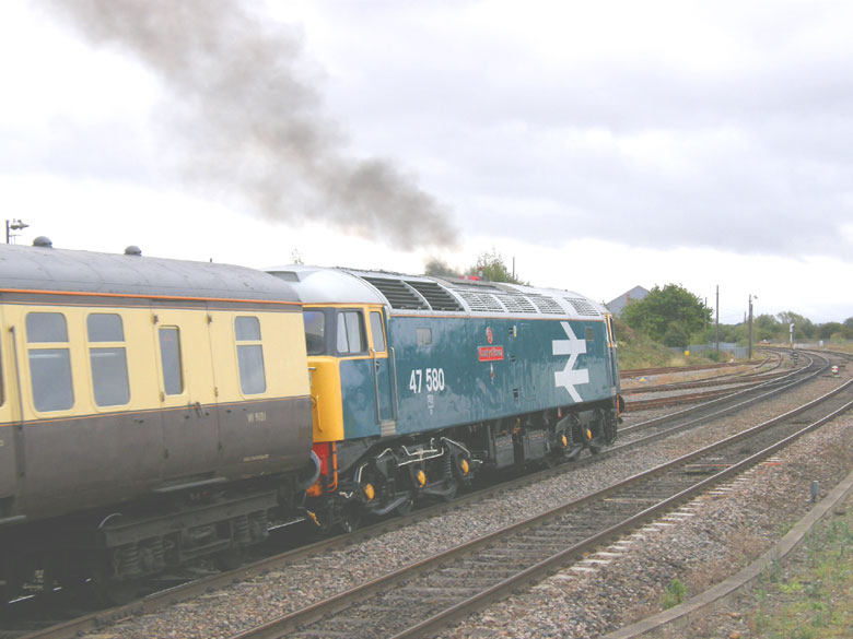 47580 arrives at Banbury with 1Z80 06:59 Birmingham Snow Hill - Southend Victoria on 03/10/09, Photo by Rob Jefferys