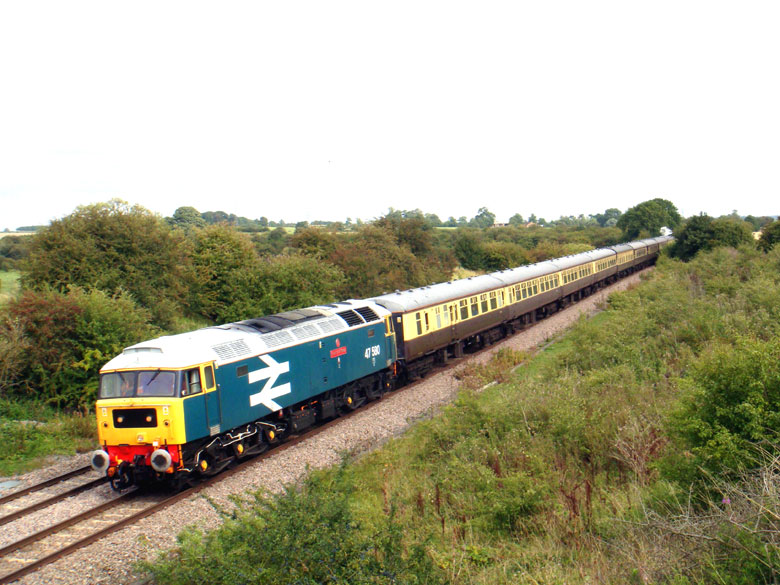 47580 at Brentingby with 1Z22 12:18 Melton Mobray - Melton Mowbray from Corby on 31/08/09, Photo by Josh Day