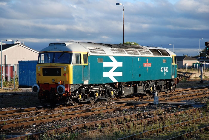 47580 tows 26007 with 0Z55 09:46 Grosmont - Tyseley through Masbrough on 22/09/09, Photo by Robert Reedman