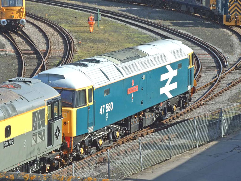 47580, 33002, 20110 and D7612 at Upton Scudamore with 0O47 13:00 Buckfasteligh - Eastleigh on 21/05/09, Photo by Carl Watson