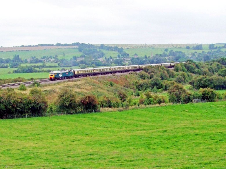 47580 on the viaduct at Harringworth with 1Z22 12:18 Melton Mobray - Melton Mowbray on 31/08/09, Photo by Geoff Tibble