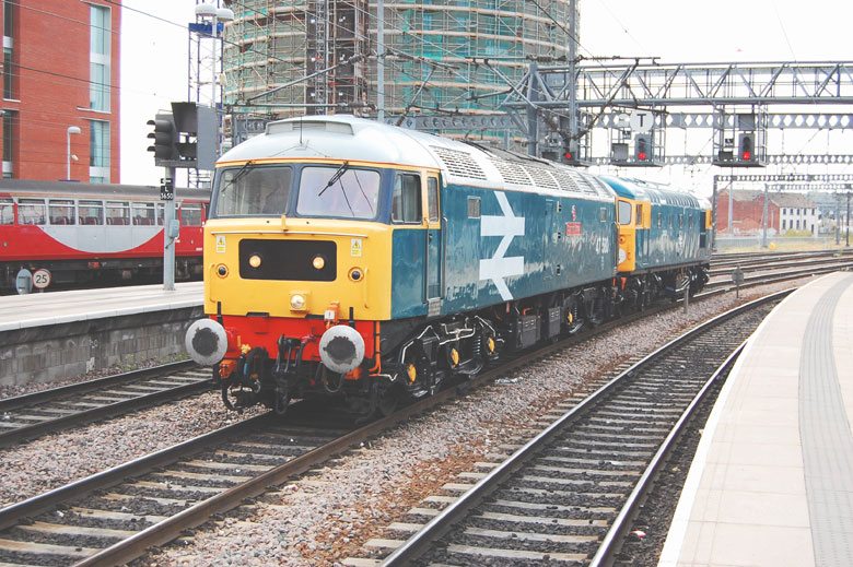 47580 passes through Leeds station with 26007 in tow with 0Z48 10:02 Tyseley-Grosmont on 14/09/09, Photo by Andrew Ward
