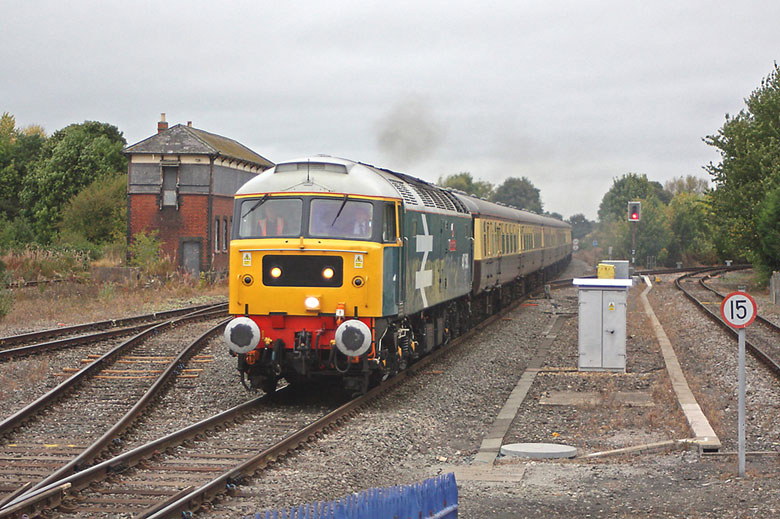 47580 passes Seer Green with 1Z80 06:59 Birmingham Snow Hill - Southend Victoria on 03/10/09, Photo by David Ive