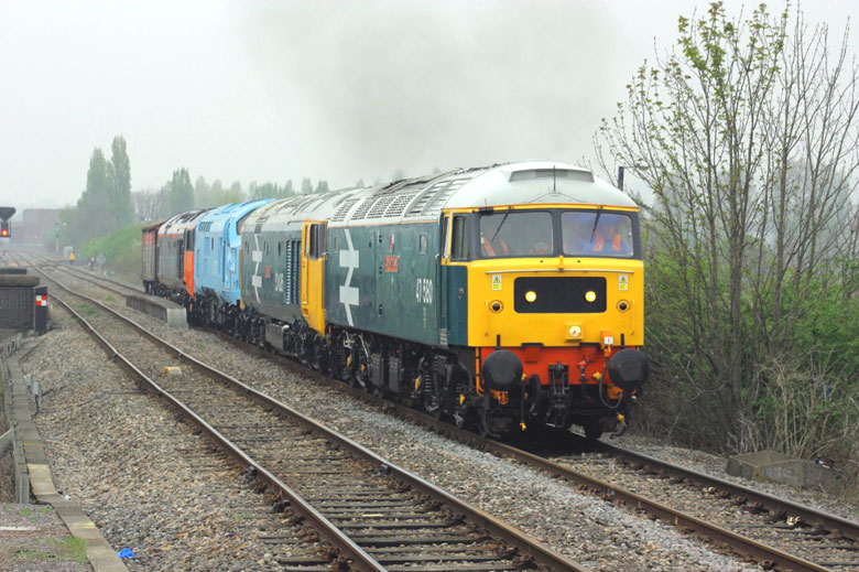 47580 approaches South Greenford station with 6O88 Old Oak Common - Eastleigh on 17/04/09, Photo by Nicholas Ling