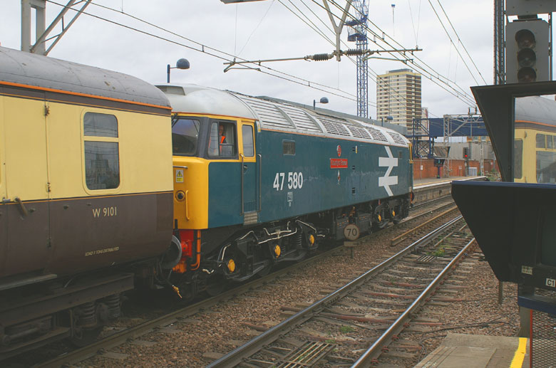 47580 at Stratford with 1Z80 06:59 Birmingham Snow Hill - Southend Victoria 06:59 Birmingham Snow Hill - Southend Victoria on 03/10/09, Photo by Kevin Cooper