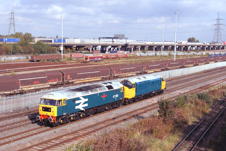 47580 passes Washword Heath Yard with 0Z37 11:40 Kidderminster - Tyesely light on 19/10/09, Photo by Mark Sheen