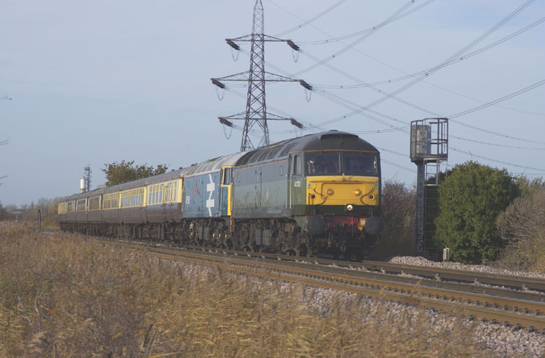 47773 and 47580 crosses Milton Range, Hoo Jn. with 1Z80 06:59 Birmingham Snow Hill on 03/10/09, Photo by Ian Cuthbertson