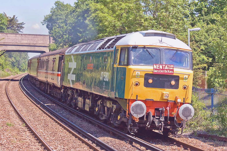 47580 passes through Ashurst with 1Z74 05:18 North Walsham - Swanage on 26/06/10, Photo by Andrew Cameron