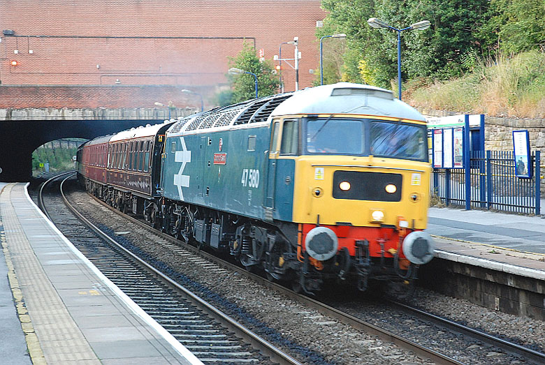 47580 passes through Belper with 1Z53 06:32 Leicester-Ravenglass on 17/07/10, Photo by Rob Reedman