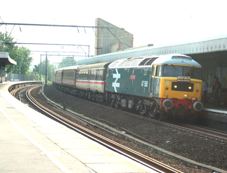 47580 arrives at Chelmsford with 1Z74 05:18 North Walsham-Swanage on 26/06/10, Photo by Sarah Hartwell