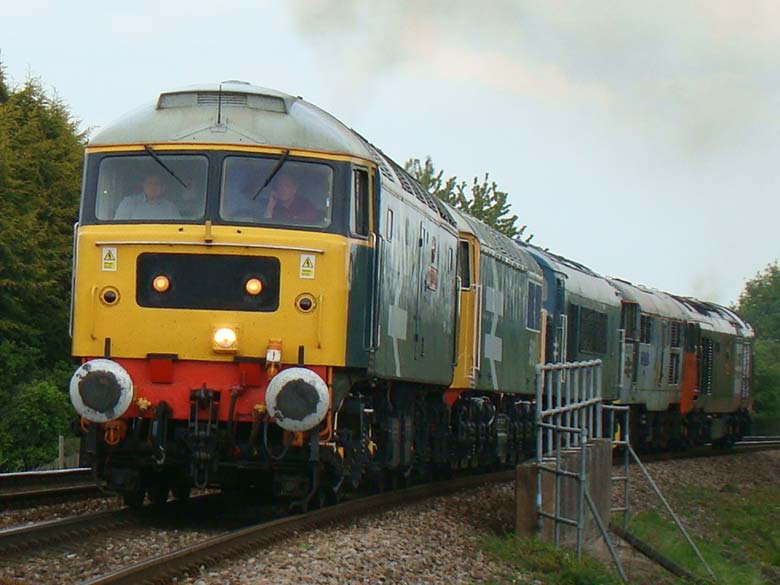 47580 passes Dilton Marsh with 56101, 45133, 31271, & 50135 with 0Z56 08:30 Kidderminster-Swanage on 05/05/10, Photo by Martin Harrison