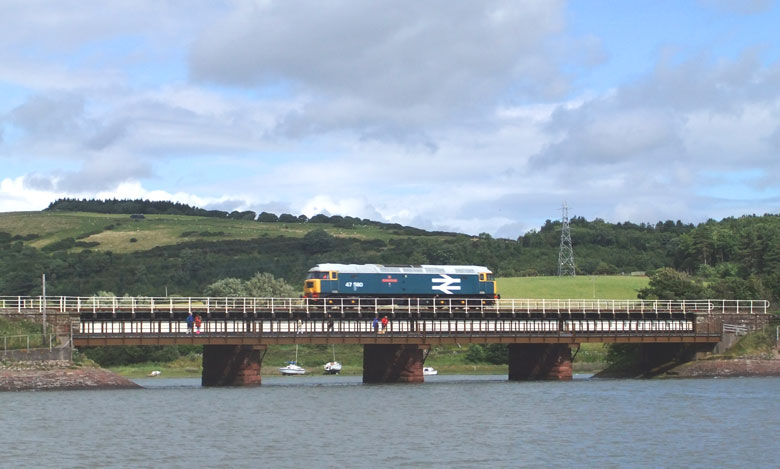 47580 crosses the river Esk with light engine Carnforth-Ravenglass on 17/07/10, Photo by Eliot Andersen