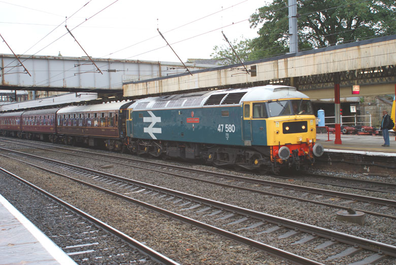 47580 at Lancaster with 1Z53 06:32 Leicester-Ravenglass on 17/07/10, Photo by Peter Birchill