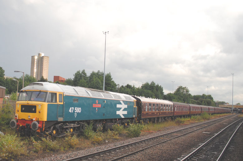 47580 at Leicester arter having arrived on the back of the ECS from Carnforth on 16/07/10, Photo by Martyn Spencer