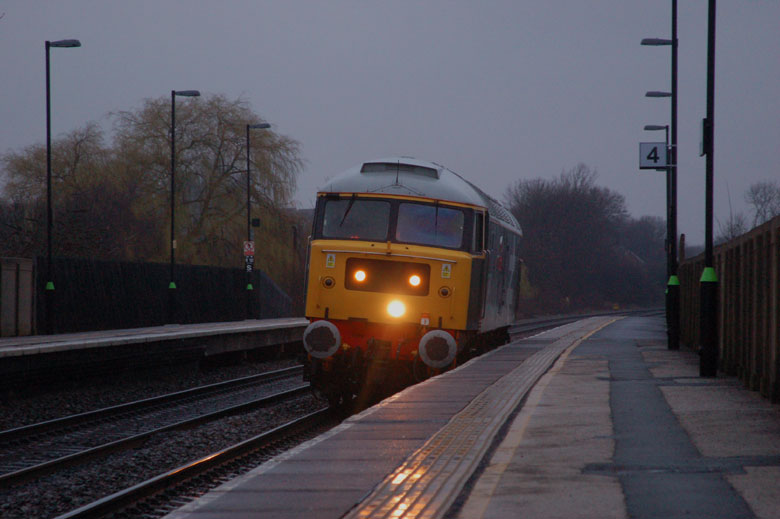 47580 passes throuth Tamworth station working 0Z47 light engine after droping off 45133 & D182 at the MRC with 10:10 Wymondham - Tyesely on 17/03/10, Photo by Connor Kilroy