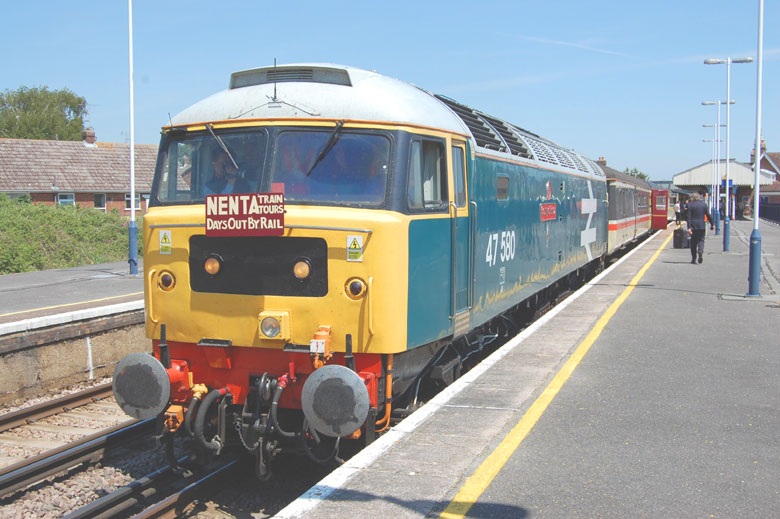47580 at Wareham with 1Z74 05:18 North Walsham - Swanage on 26/06/10, Photo by Andrew Ward