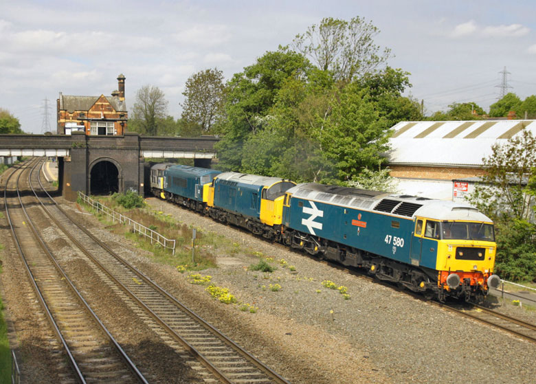 47580 at Stoke Gifford with 56101, 45133, 31271, & 50135 with 0Z56 08:30 
								Kidderminster-Swanage on 04/05/10, Photo by Richard