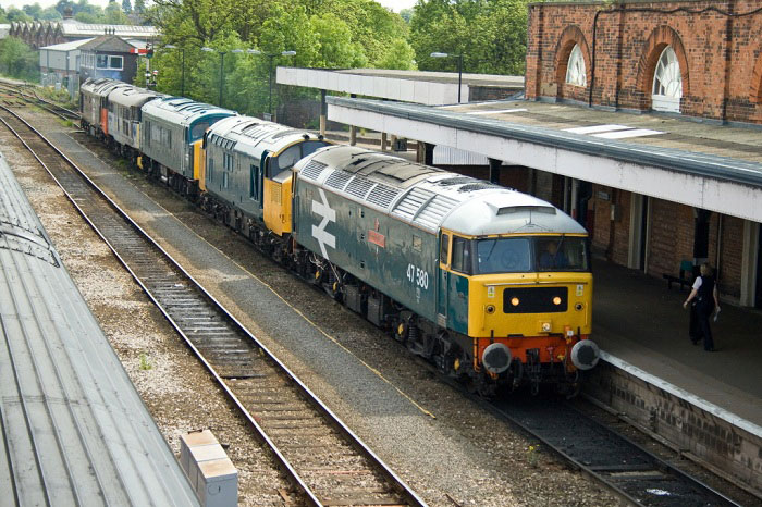 47580 at Worcester Shrub Hill with 0Z97 08:15 Swanage-Kidderminster with 37254, 45133, 31271 and 50135 on 18/05/10, Photo by Steve Tucker