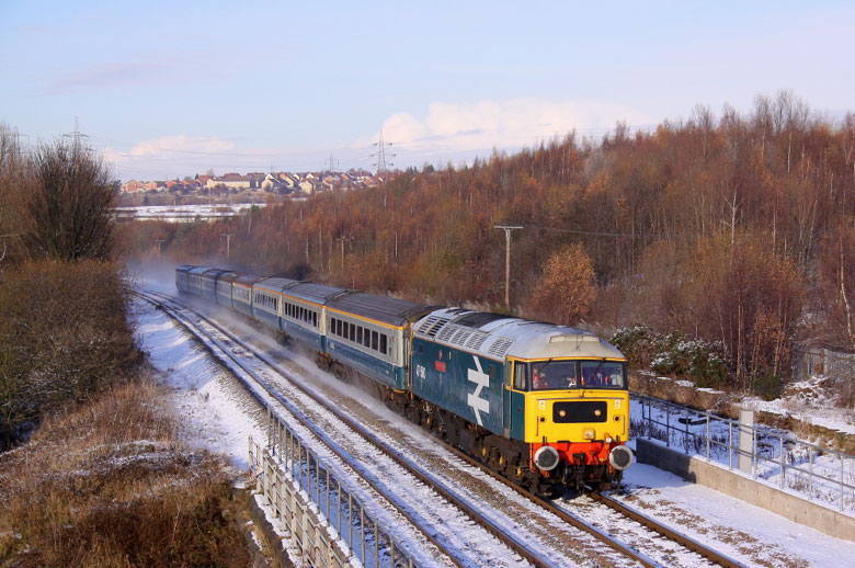 47580 passes Belghton with 5Z34 12:44 Doncaster Belmont Yard - Barrow Hill on 28/11/10, Photo by Andrew Wills