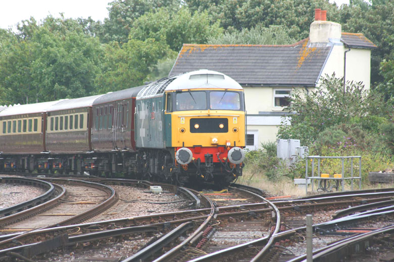 47580 approaches Branksome with 1Z62 06:20 Shrewsbury-Weymouth on 19/08/10, Photo by David Mant