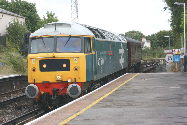 47580 approaches Branksome with 1Z62 06:20 Shrewsbury-Weymouth on 19/08/10, Photo by David Mant