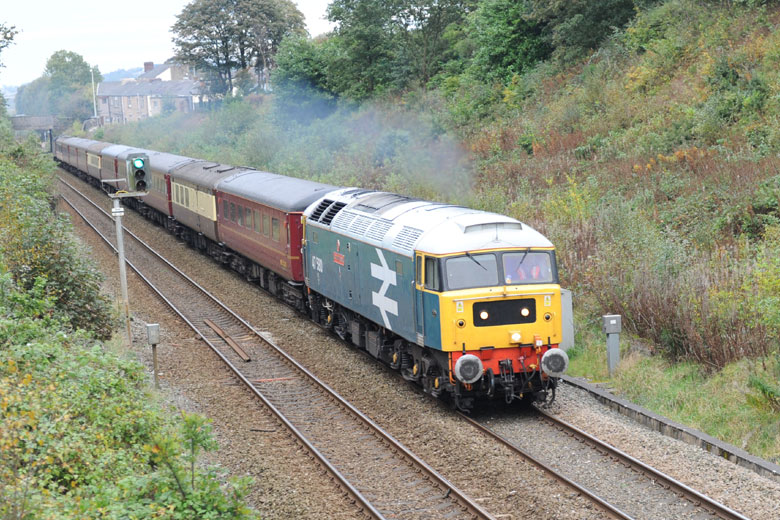 47580 at Cherry Tree with ECS 5Z79 12:25 Norwich - Carnforth on 17/10/10, Photo by Mark Ainsworth