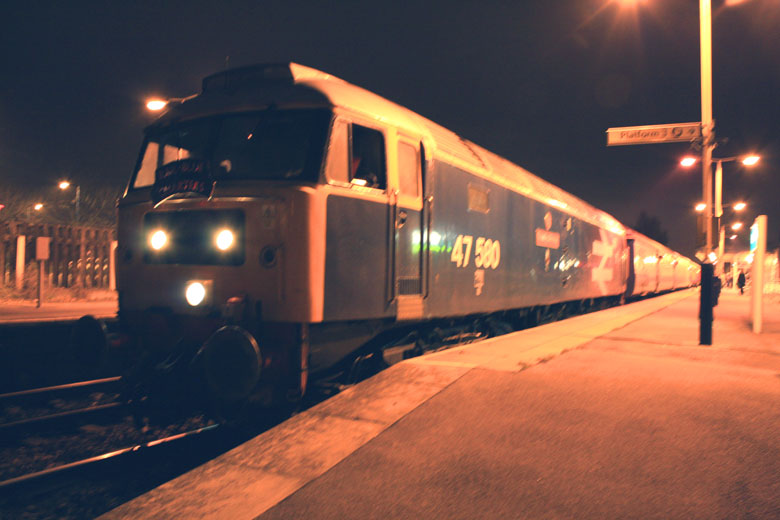 47580 awaits departure from Chesterfield with 1Z48 16:44 Edinburgh - Leicester on 13/11/10, Photo by Simon Travers