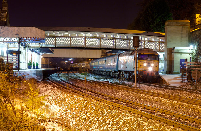 47580 at Dewsbury with 1Z33 16:59 Oxford-Leeds on 27/11/10, Photo by Mark Allatt