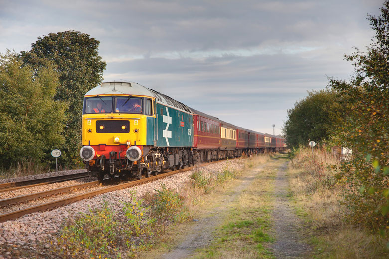 47580 at Dewsbury East Junction with ECS of the previous days NENTA 5Z79 12:25 Norwich - 
								Carnforth on 17/10/10, Photo by Mark Allatt