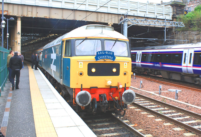 47580 stands at Edinburgh Waverley with 1Z47 06:05 from Leicester on 13/11/10, Photo by Simon Travers