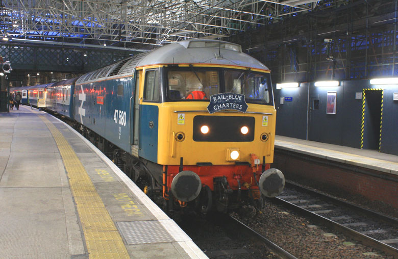 47580 awaits departure time at Edinburgh waverley with 1Z48 16.44 for Leicester on 13/11/10, Photo by Simon Travers