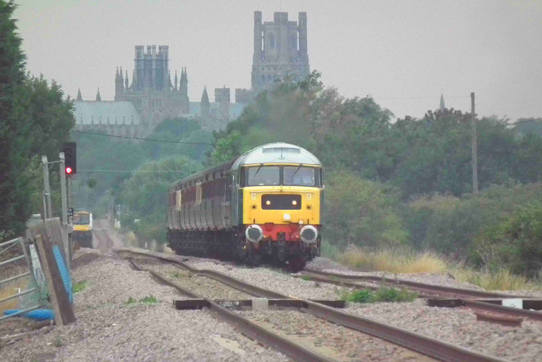 47580 at Besthorpe with ECS 5Z51 07:30 Carnforth-Norwich on 06/08/10, Photo by Geoff Tibble