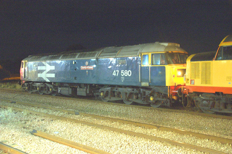 47580 passes through Bournemouth Station with 0Z97 08:15 Swanage-Kidderminster with 37254, 45133, 31271 and 50135 on 22/10/10, Photo by Geoff Tibble