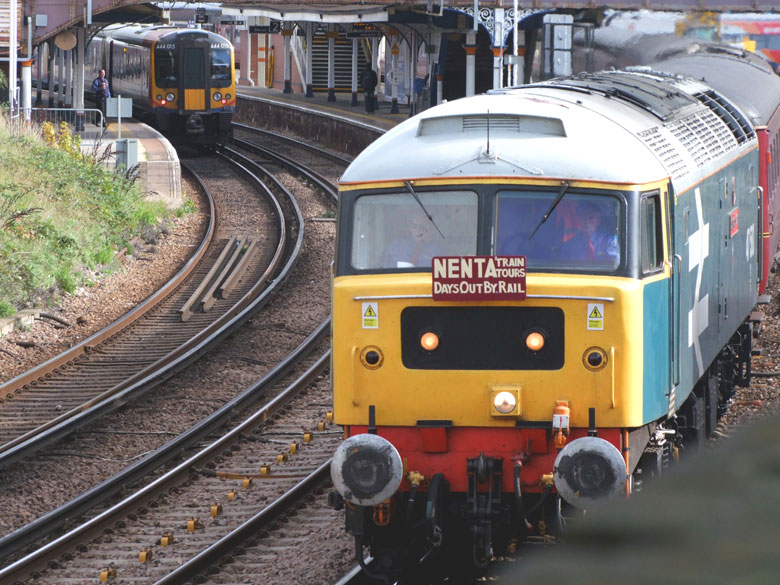 47580 passes through Fratton with 1Z78 06:06 Norwich - Portsmouth Harbour on 16/10/10, Photo by Les Steenton