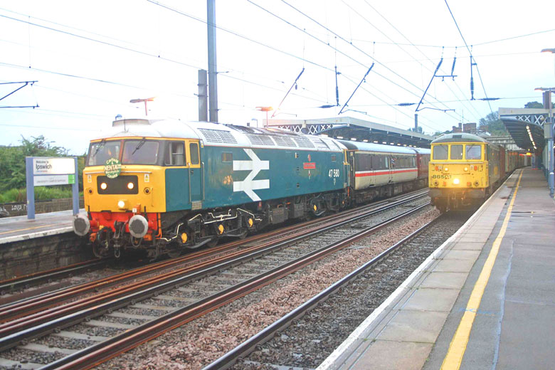 47580 at Ipswich with 1Z51 05:05 Norwich-Carlisle with 86501 on a Freightliner on 07/08/10, Photo by Geoff Tibble