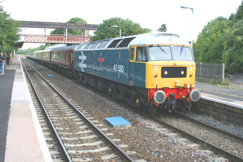 47580 at Kemble with 1Z62 06:20 Shrewsbury-Weymouth on 19/08/10, Photo by Alan Lea