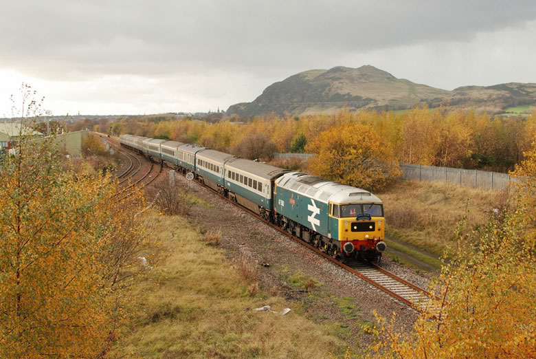 47580 at Niddrie West Junction on the Edinburgh suburban lines with 5Z47 12:41 Leicester - Edinburgh Waverley - Craigentinny ecs on 13/11/10, Photo by Steven Mackay
