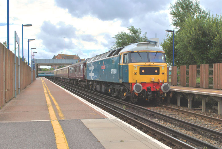 47580 approaches Branksome with 1Z62 06:20 Shrewsbury-Weymouth on 19/08/10, Photo by Justin Saunders