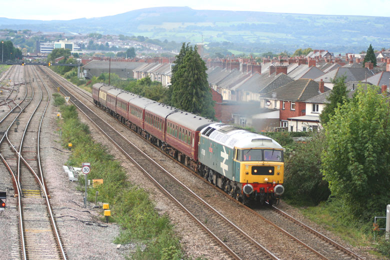 47580 passes through Somerton, Newport with 5Z19 10:45 Carnforth - Bristol T.M. on 18/09/10, Photo by Alan Lea