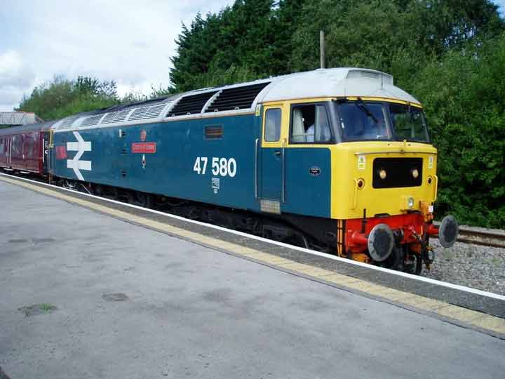 47580 passes Bourton with 1Z62 06:20 Shrewsbury-Weymouth on 19/08/10, Photo by Ben