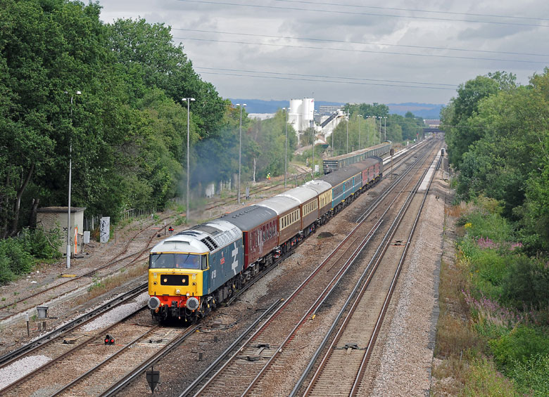 47580 at Stoats Nest Junction with 1Z58 05:28 Chesterfield-Eastbourne on 12/08/10, Photo by Nick Slocombe