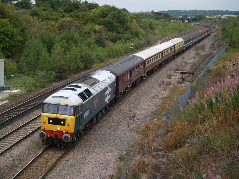 47580 at Harrowden Junction with 1Z58 05:28 Chesterfield - Eastbourne on 12/08/10, Photo by Alan Clegg