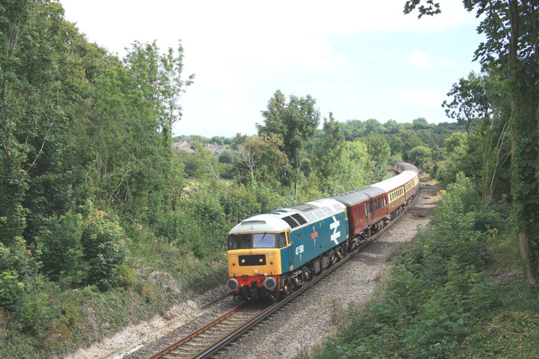 47580 passes West Stafford, Dorchester with 1Z62 06:20 Shrewsbury-Weymouth on 19/08/10, Photo by Jack Haynes