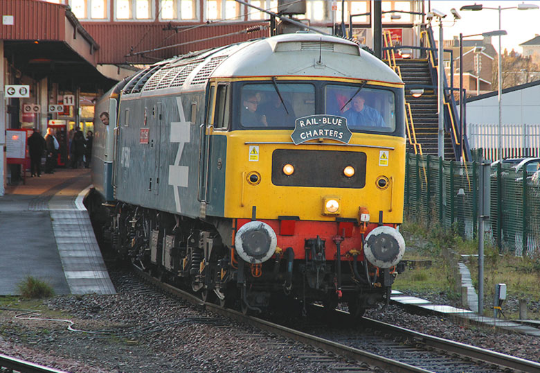 47580 departs York with 1Z47 06:05 Leicester - Edinburgh on 13/11/10, Photo by Alan Gale