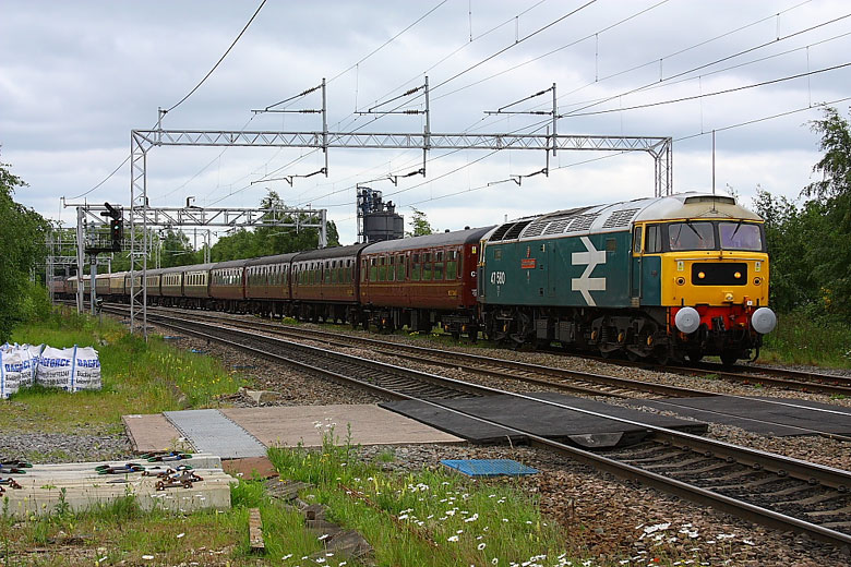 47580 in the down goods loop at Bushbury Juntion with 5Z79 13:12 Bristol T.M. - Carnforth on 15/05/11, Photo by Mark Sutton
