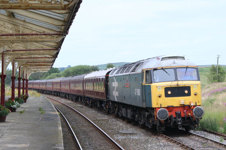 47580 at Hellifield with 5Z21 10:52 Carnforth - Licoln ECS on 29/07/11, Photo by Dan Longbottom
