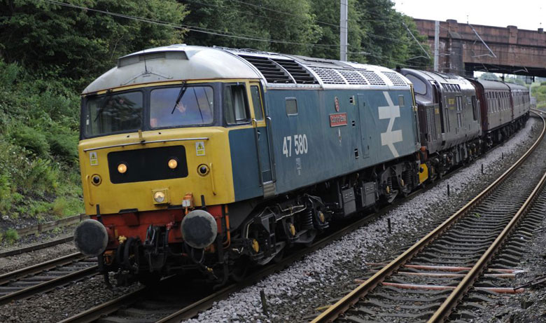 47580 passes Hest Bank with 5Z47 09:30 Southall-Carnforth ecs on 18/07/11, Photo by Andrew Naylor