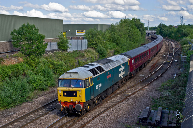 47580 passes Hunslet Junction with 5Z24 12:29 Norwich - Carnforth ECS on 03/12/11, Photo by James Rose