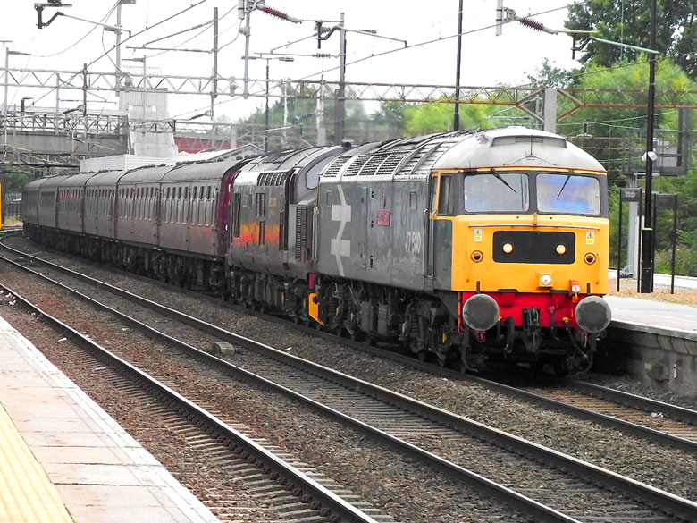 47580 passes south through Northampton with 5Z47 09:30 Southall-Carnforth on 18/07/11, Photo by Trevor Plackett